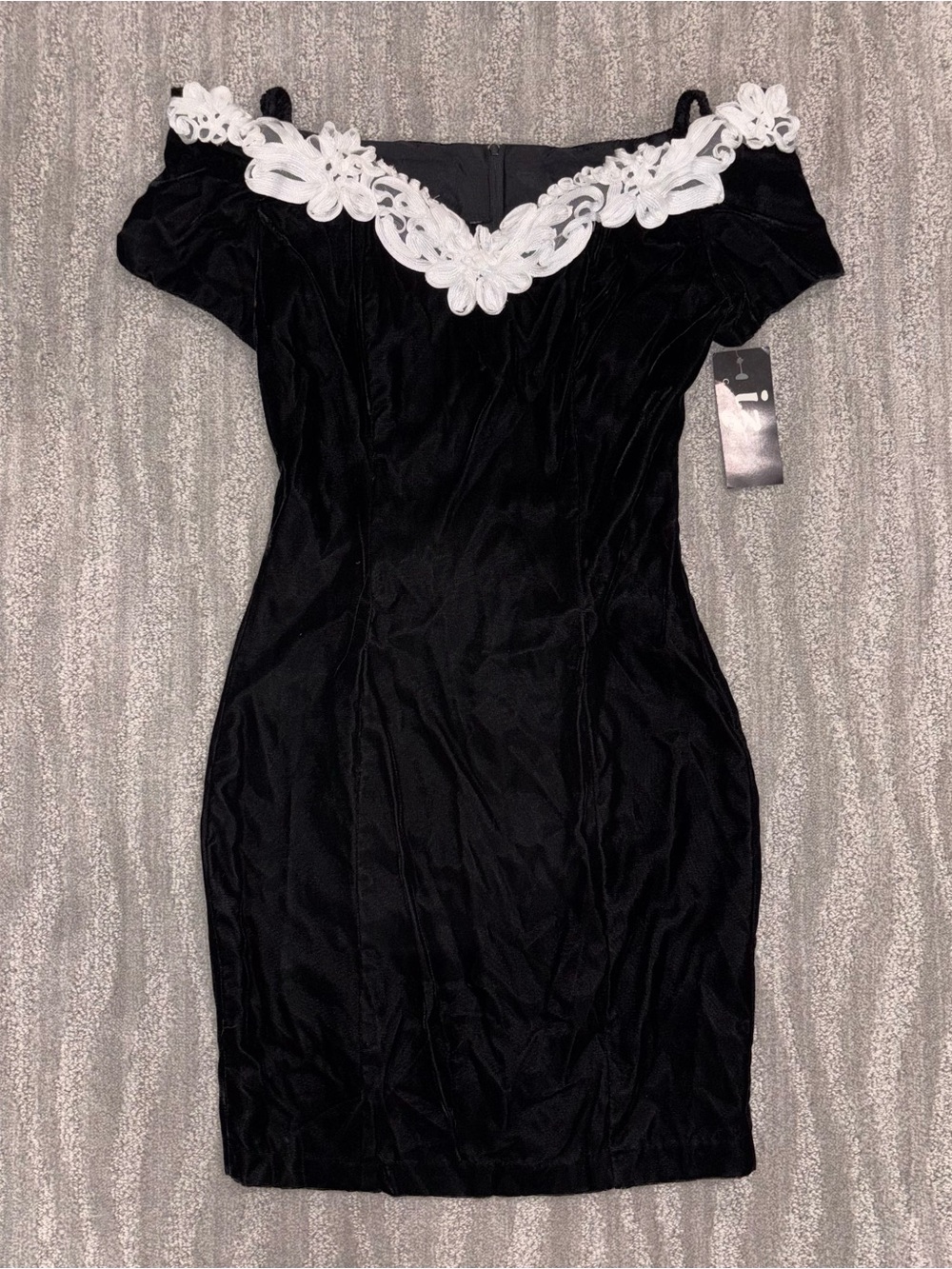 VTG NWT Iz California Black Velvet Off Shoulder Mini Cocktail Dress Junior Sz 7